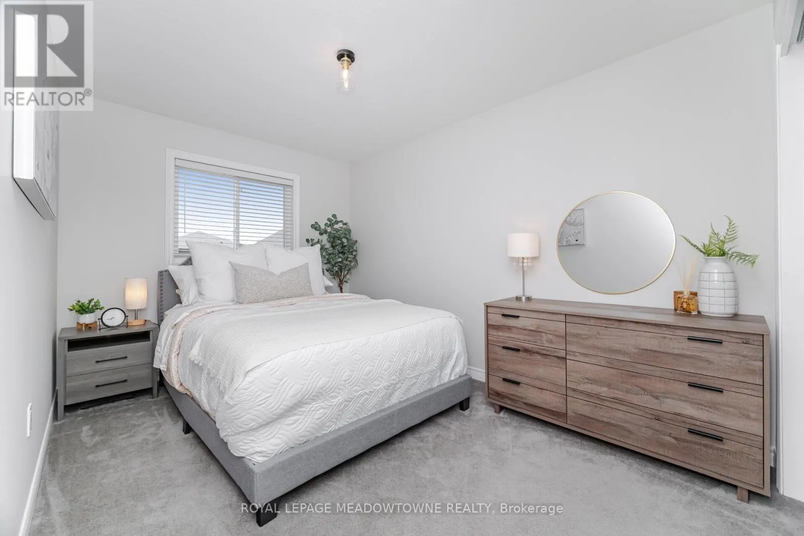 6338 SHAPTON CRESCENT
