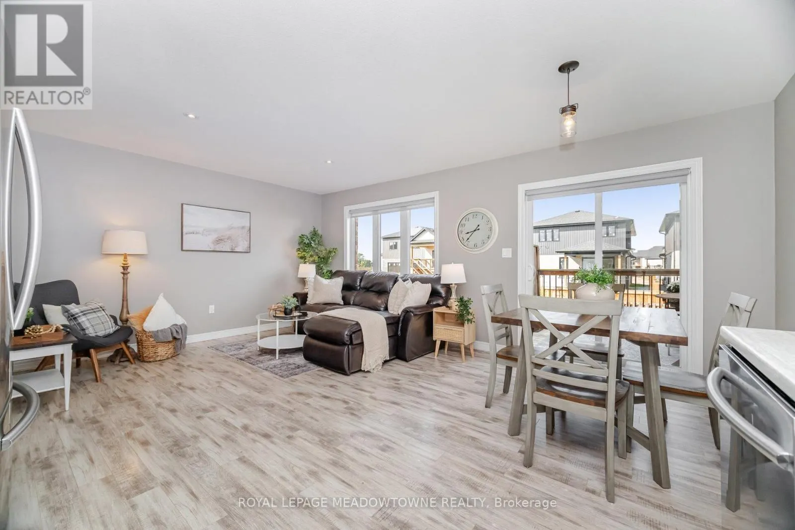 6338 SHAPTON CRESCENT