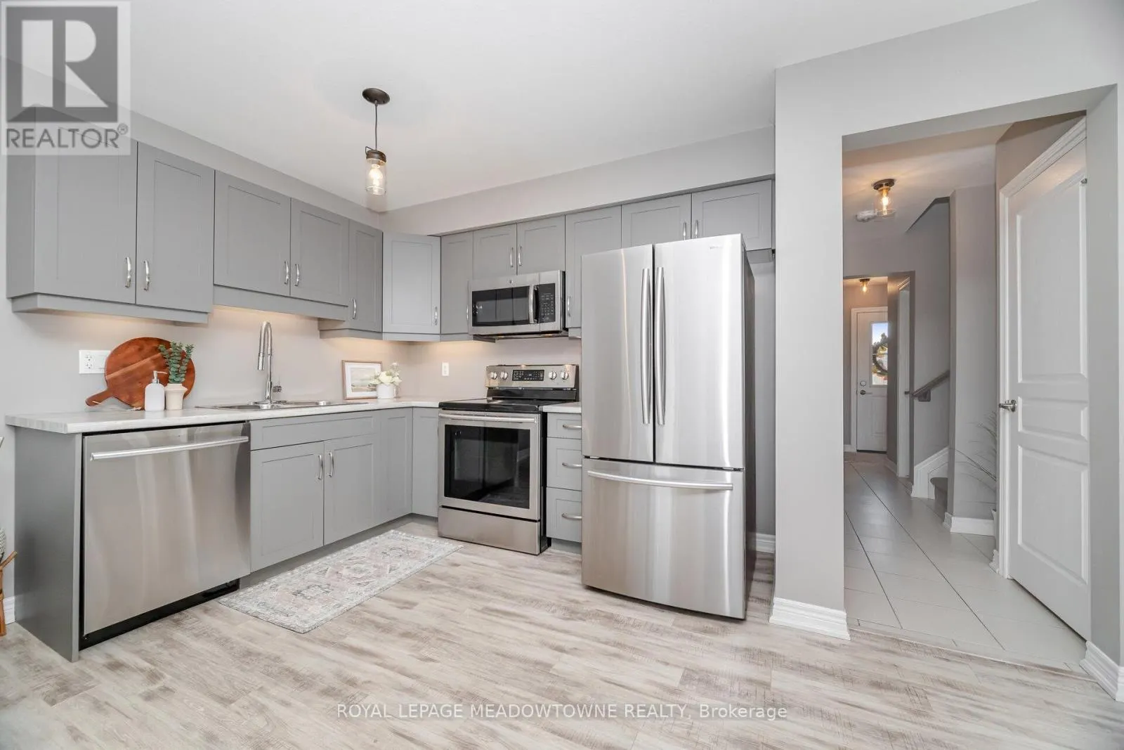 6338 SHAPTON CRESCENT