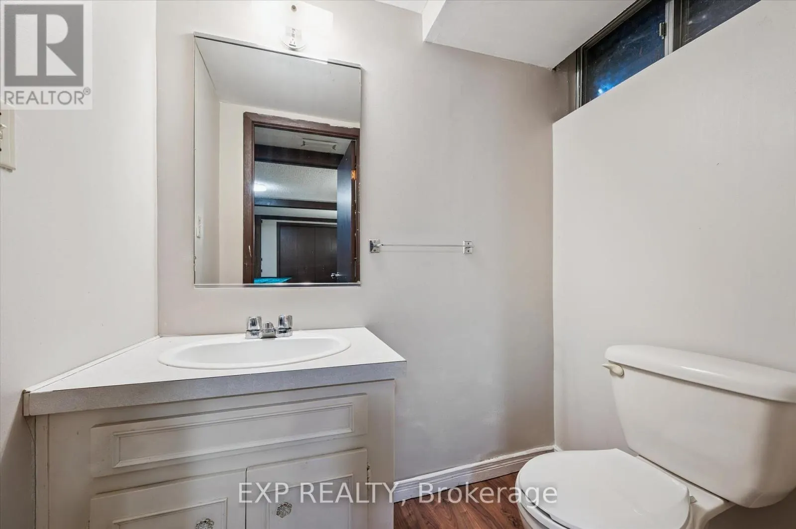338 ASCOT PLACE