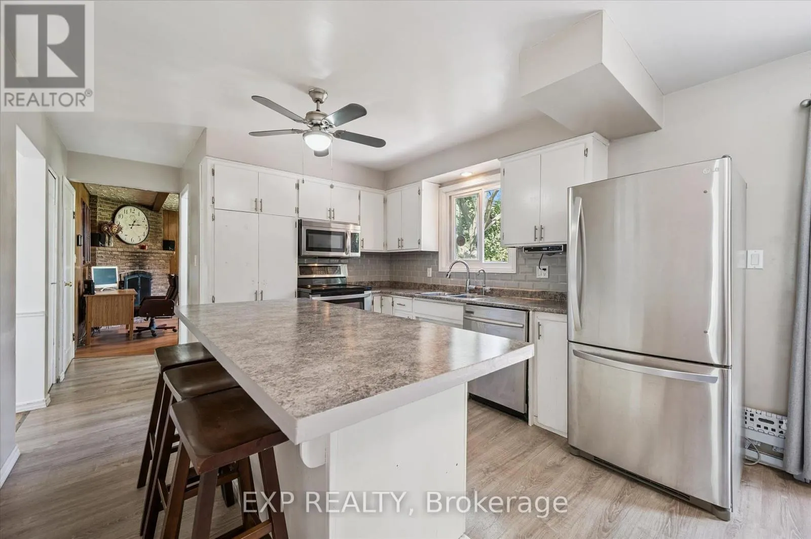 338 ASCOT PLACE