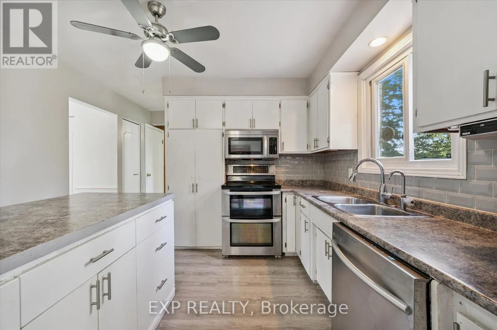 338 ASCOT PLACE