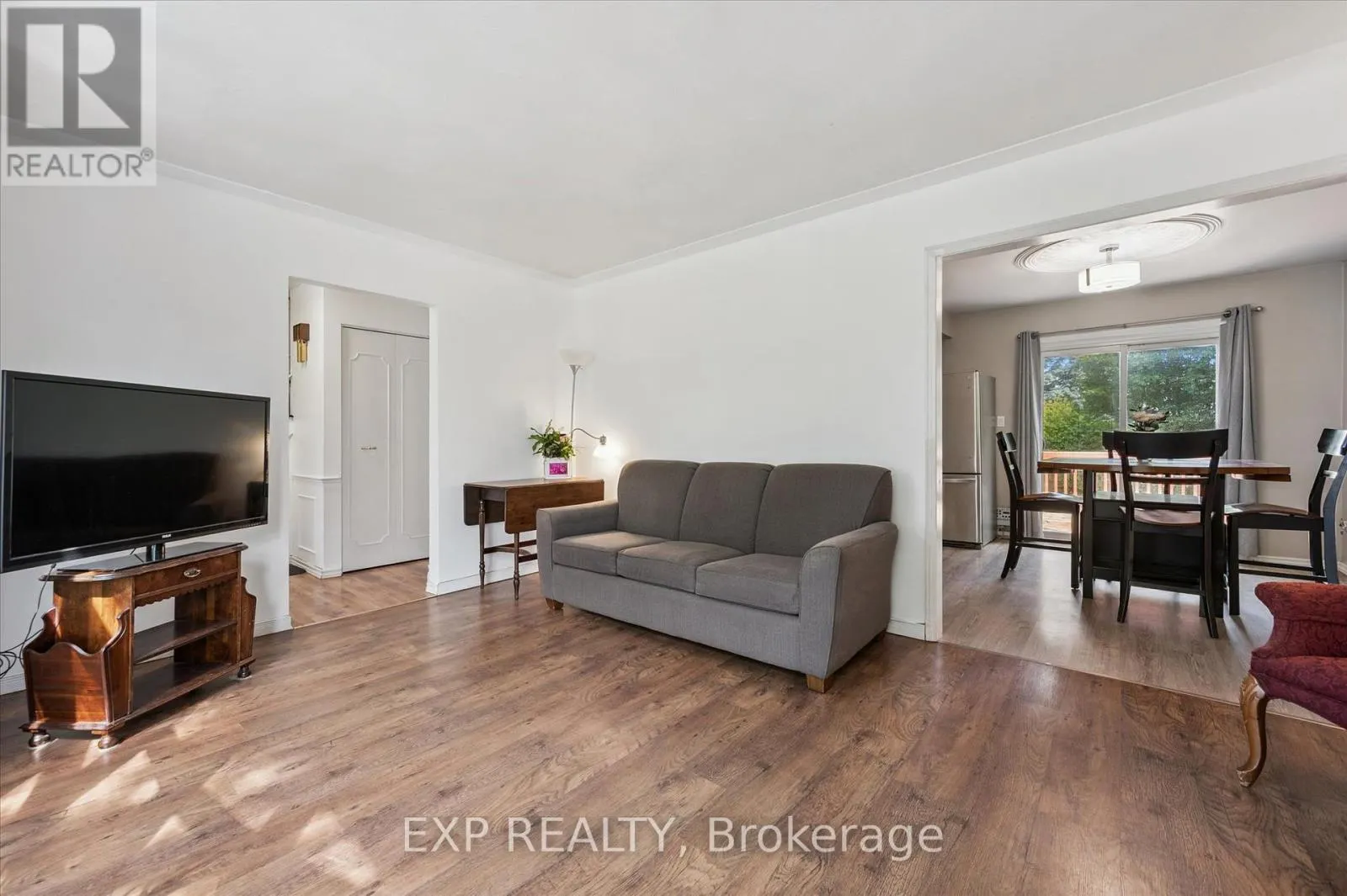 338 ASCOT PLACE