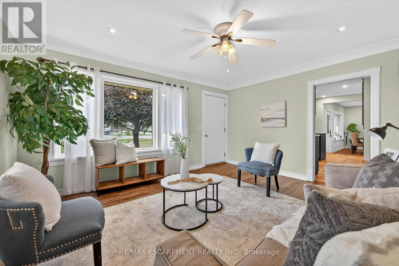 49 ERIE AVENUE N
