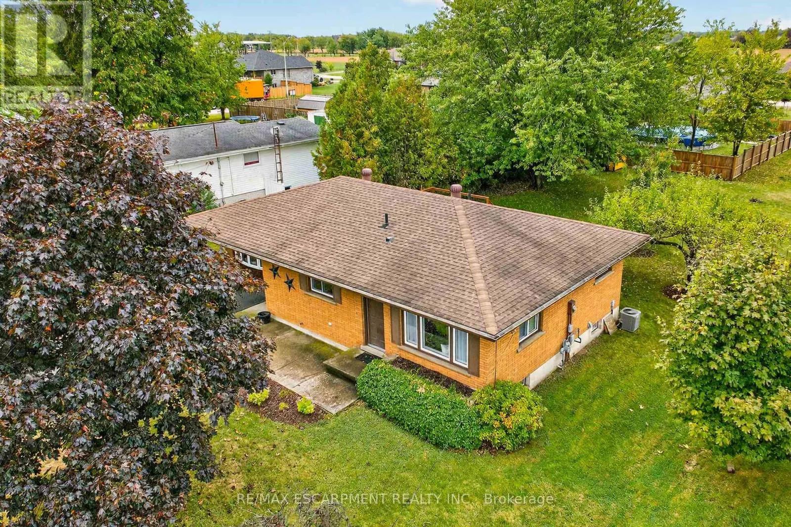 49 ERIE AVENUE N