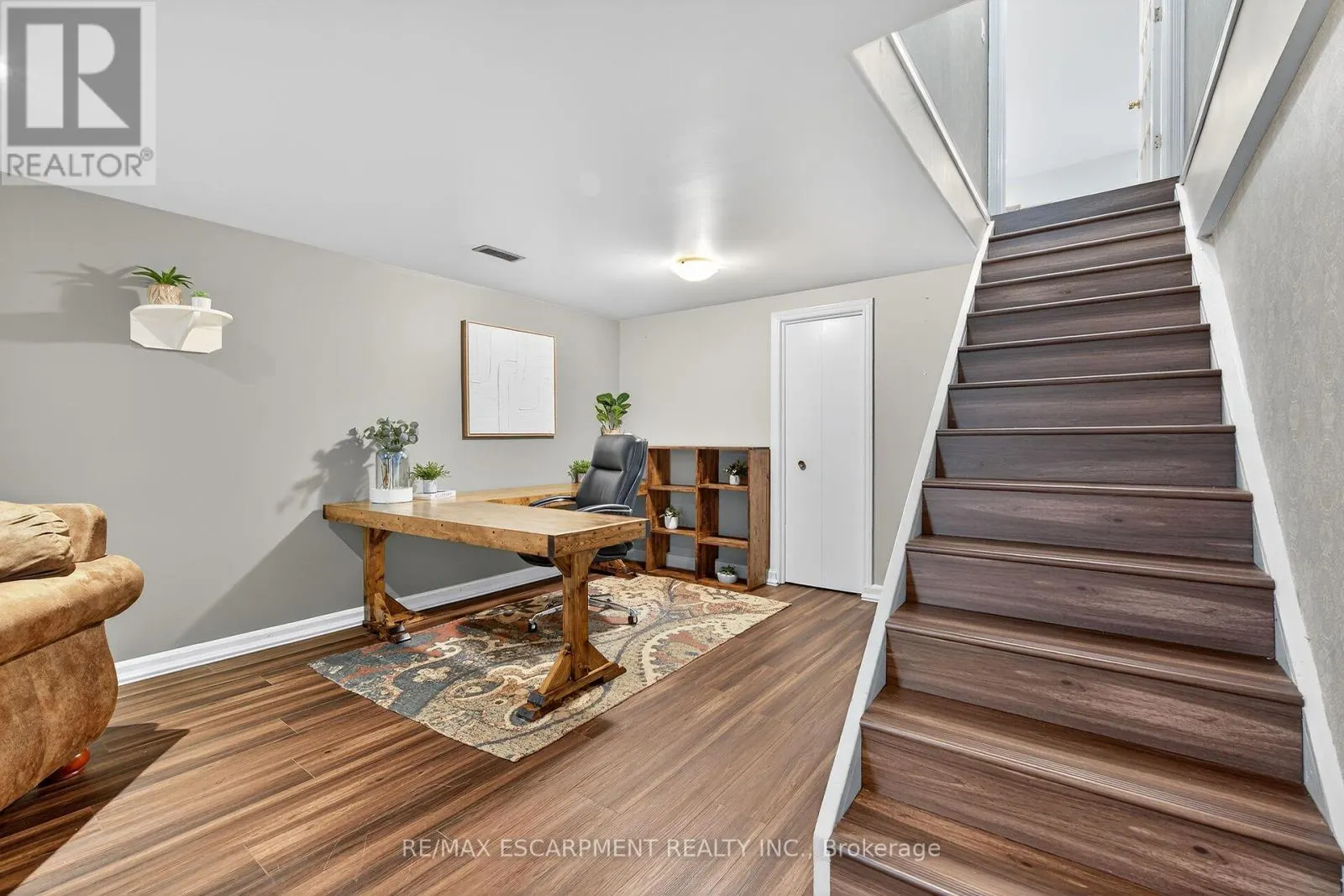 49 ERIE AVENUE N
