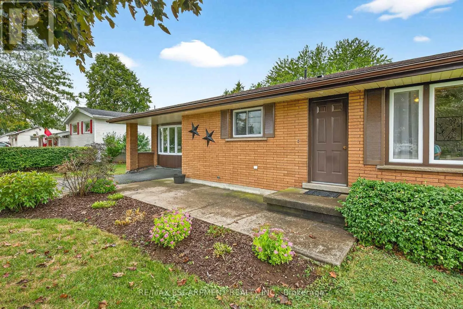 49 ERIE AVENUE N