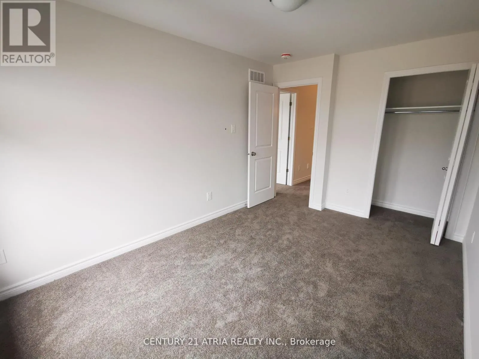 534 TRIANGLE STREET