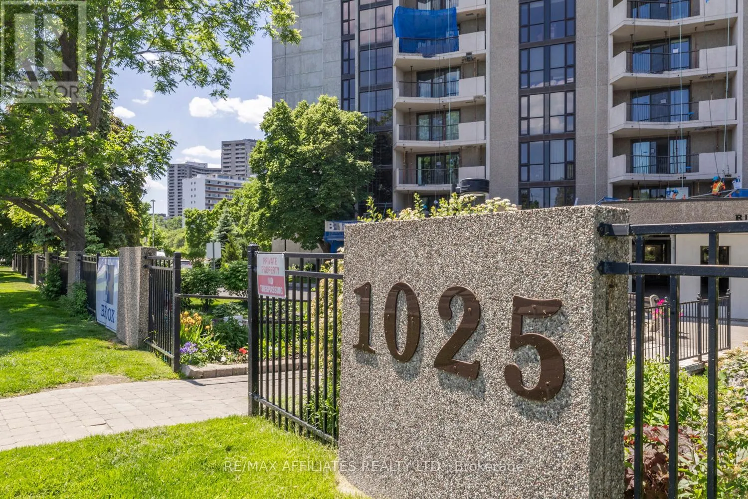 2305 - 1025 RICHMOND ROAD