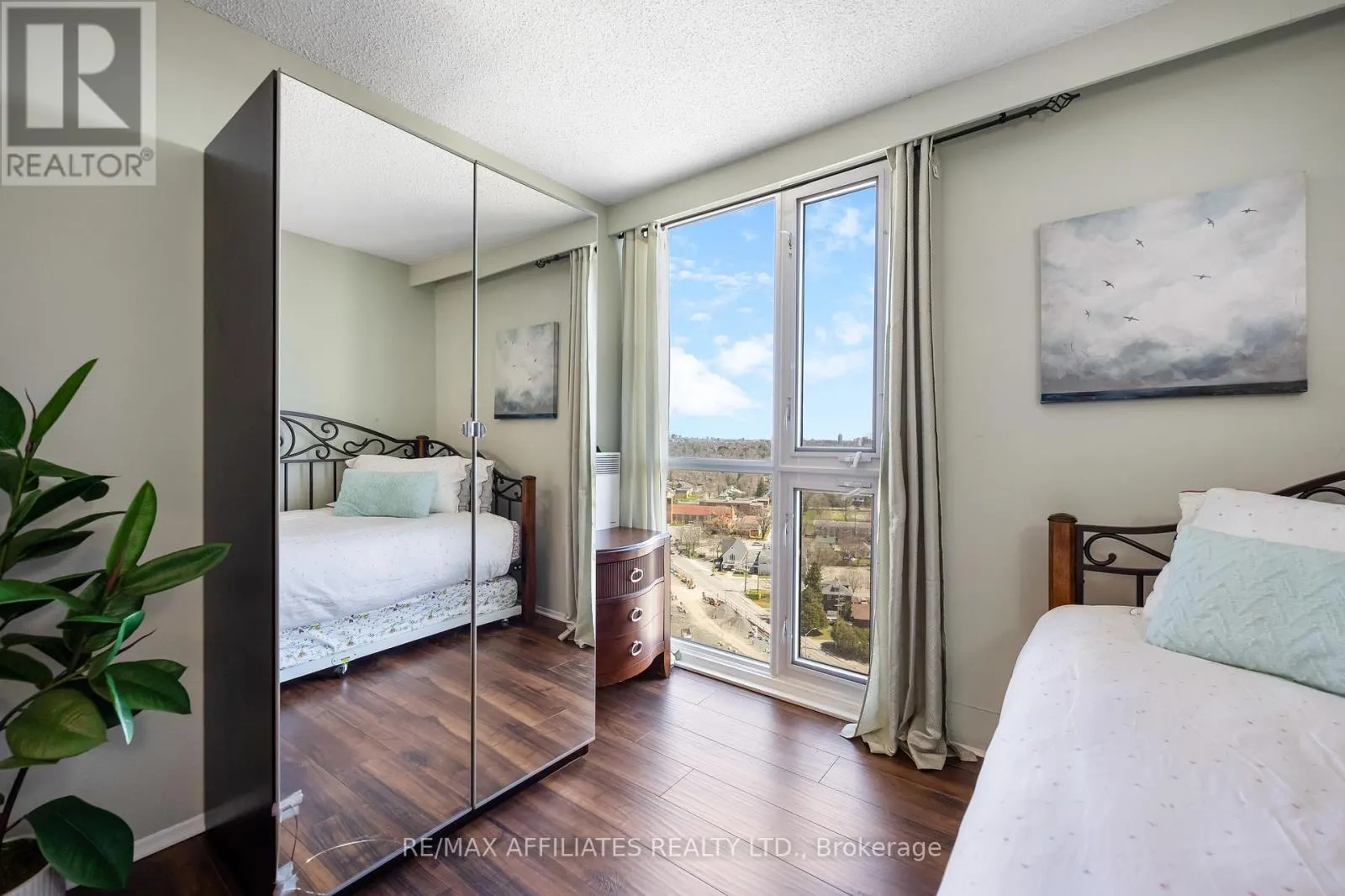 2305 - 1025 RICHMOND ROAD