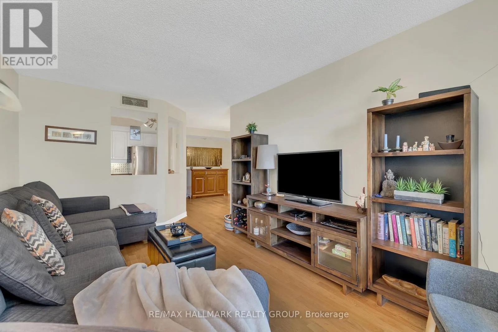 307 - 550 CAMBRIDGE STREET S