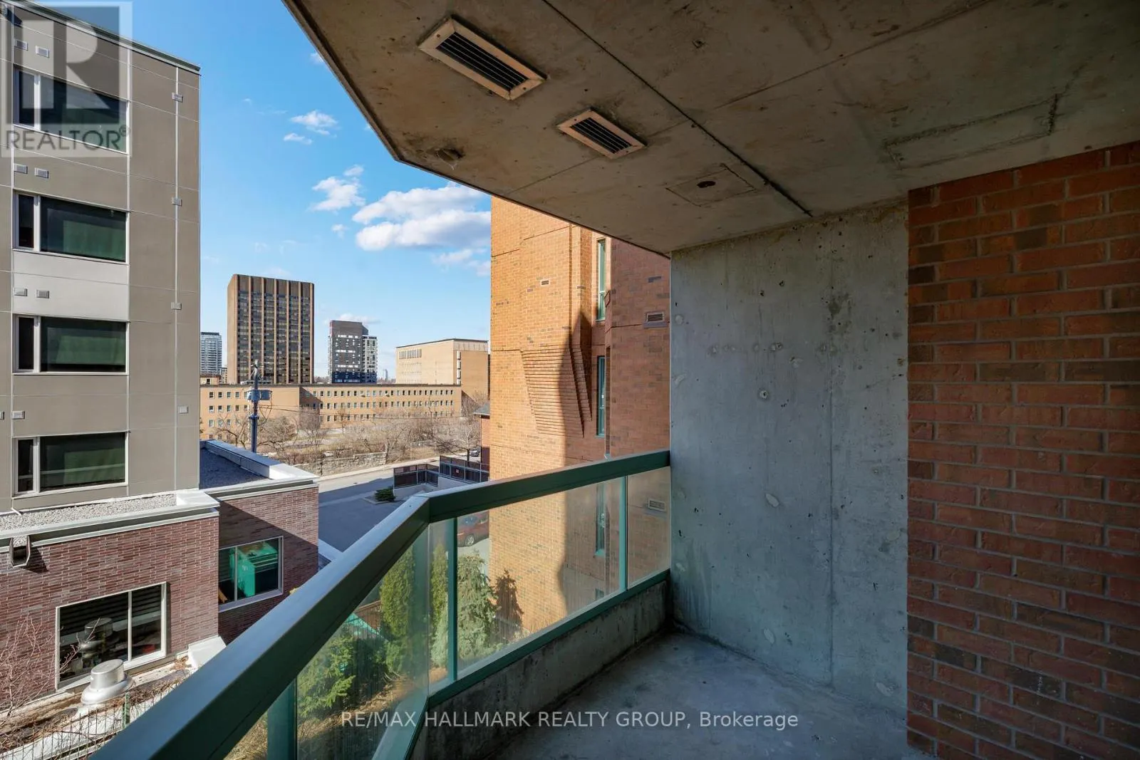 307 - 550 CAMBRIDGE STREET S