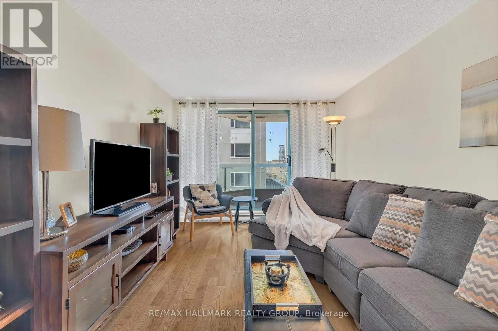 307 - 550 CAMBRIDGE STREET S