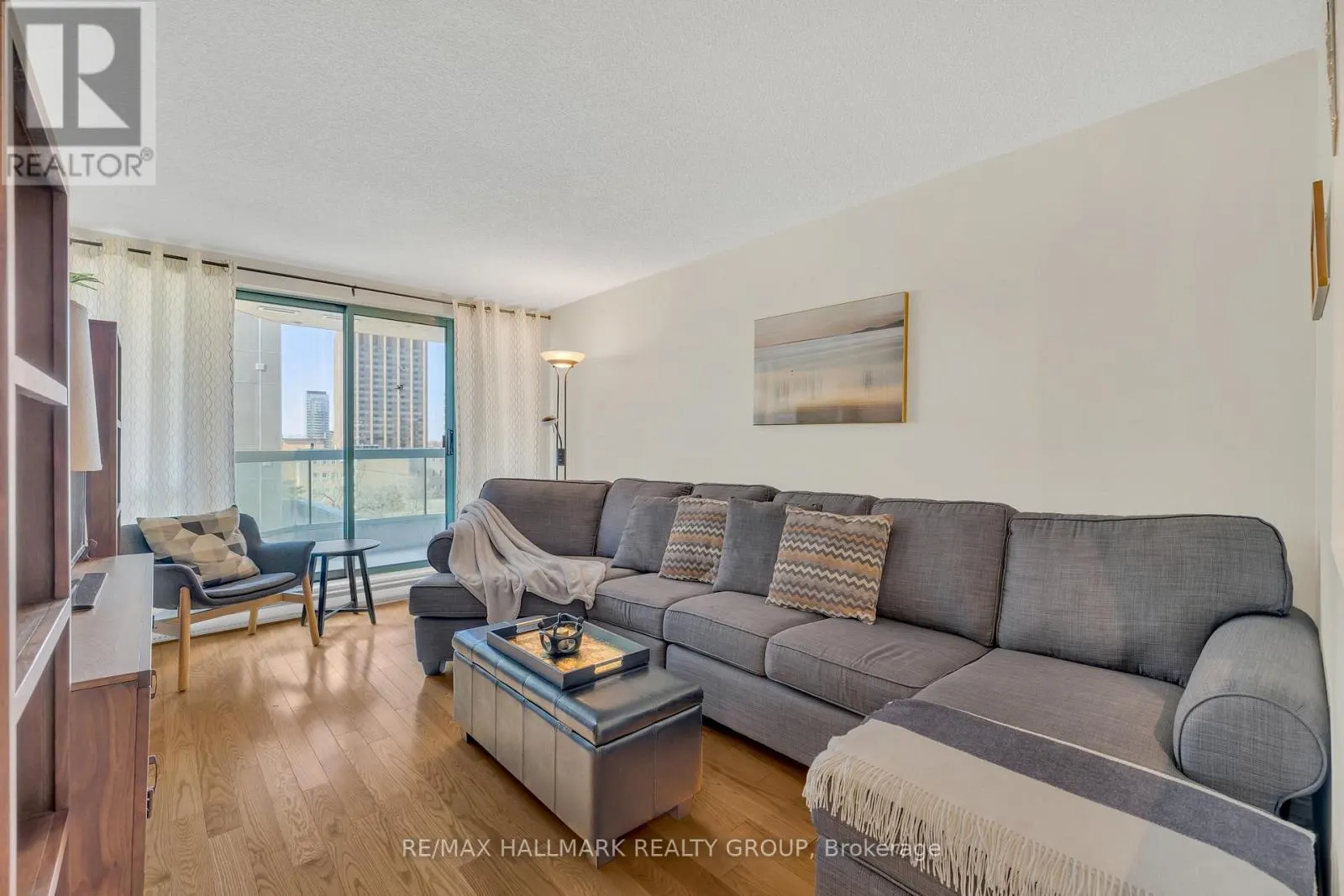 307 - 550 CAMBRIDGE STREET S