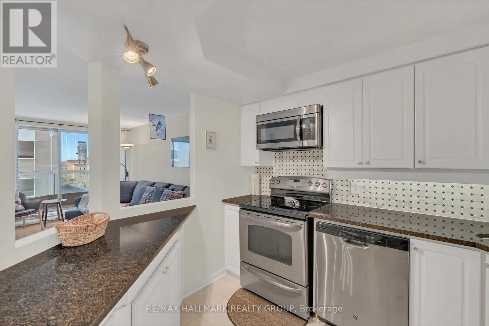 307 - 550 CAMBRIDGE STREET S