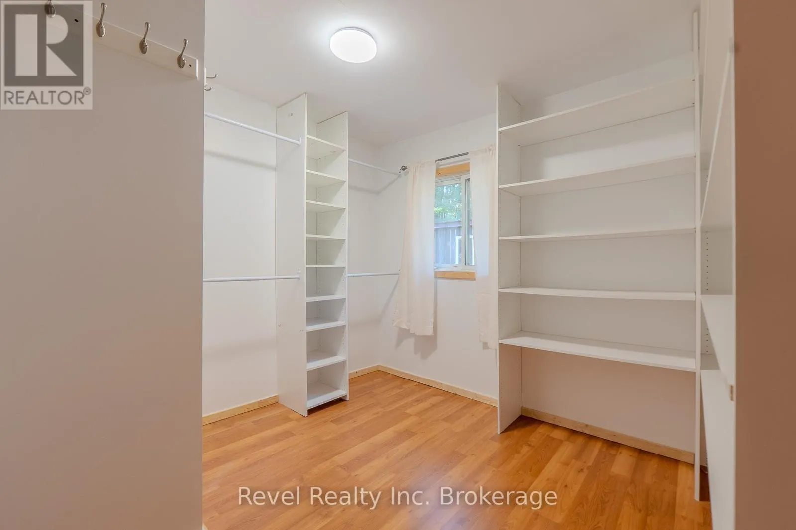280 SUNNYSIDE ROAD