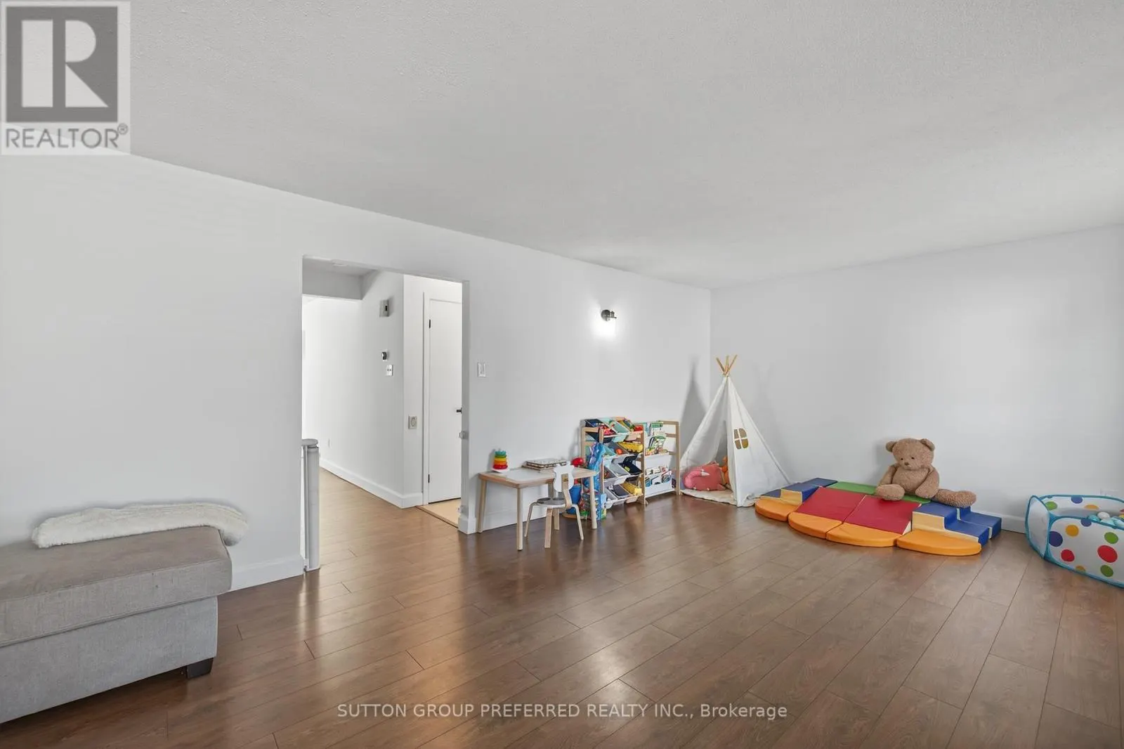 17 - 405 EVERGLADE CRESCENT, #17