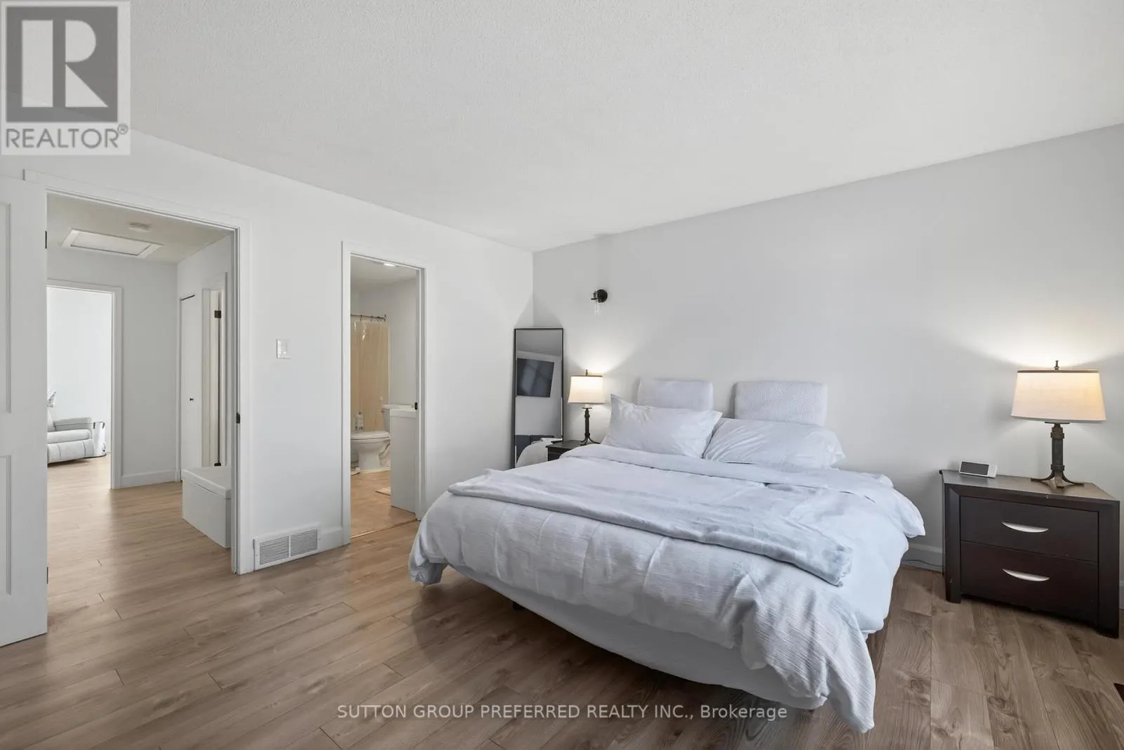 17 - 405 EVERGLADE CRESCENT, #17