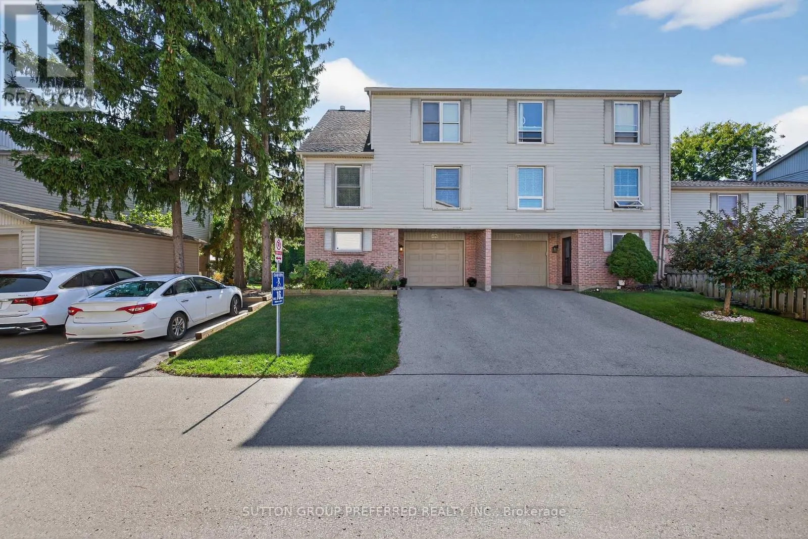 17 - 405 EVERGLADE CRESCENT, #17