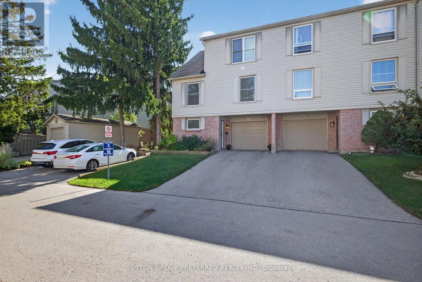 17 - 405 EVERGLADE CRESCENT, #17