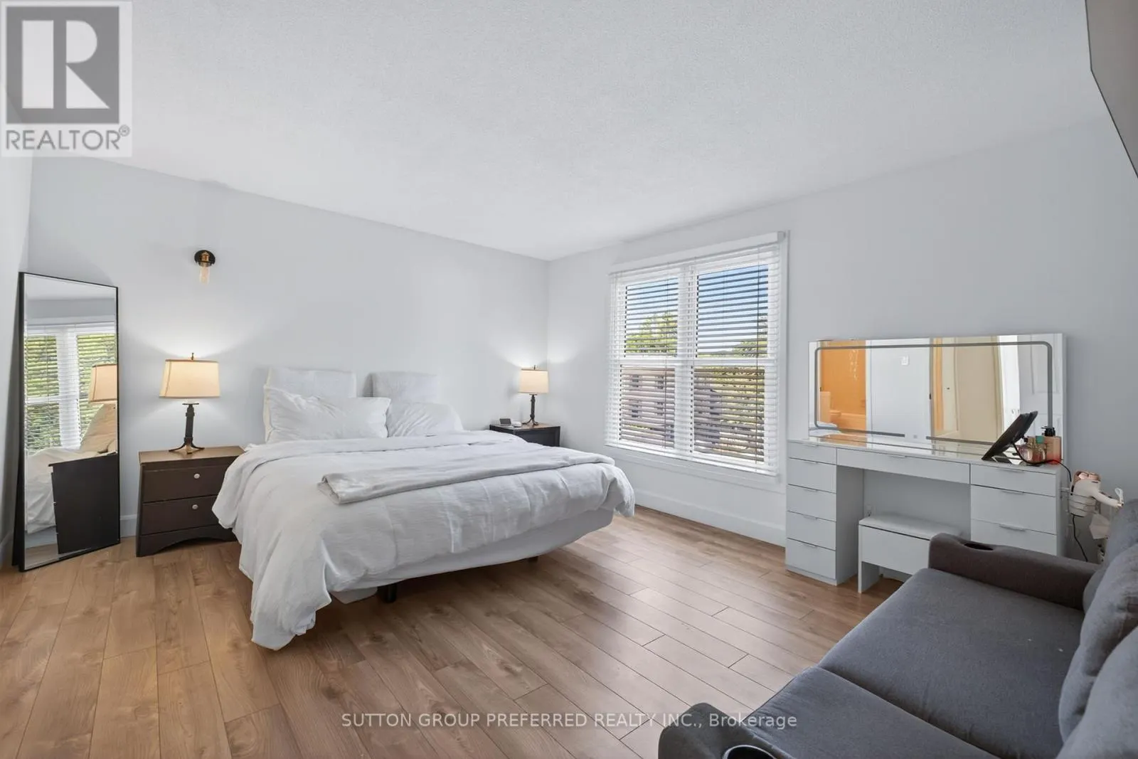 17 - 405 EVERGLADE CRESCENT, #17