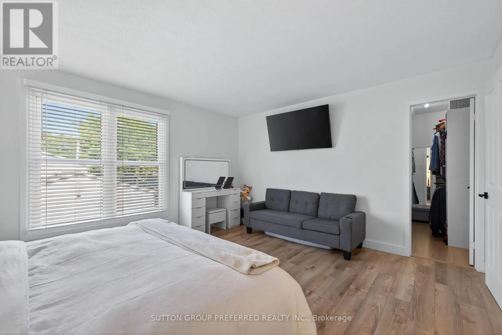17 - 405 EVERGLADE CRESCENT, #17