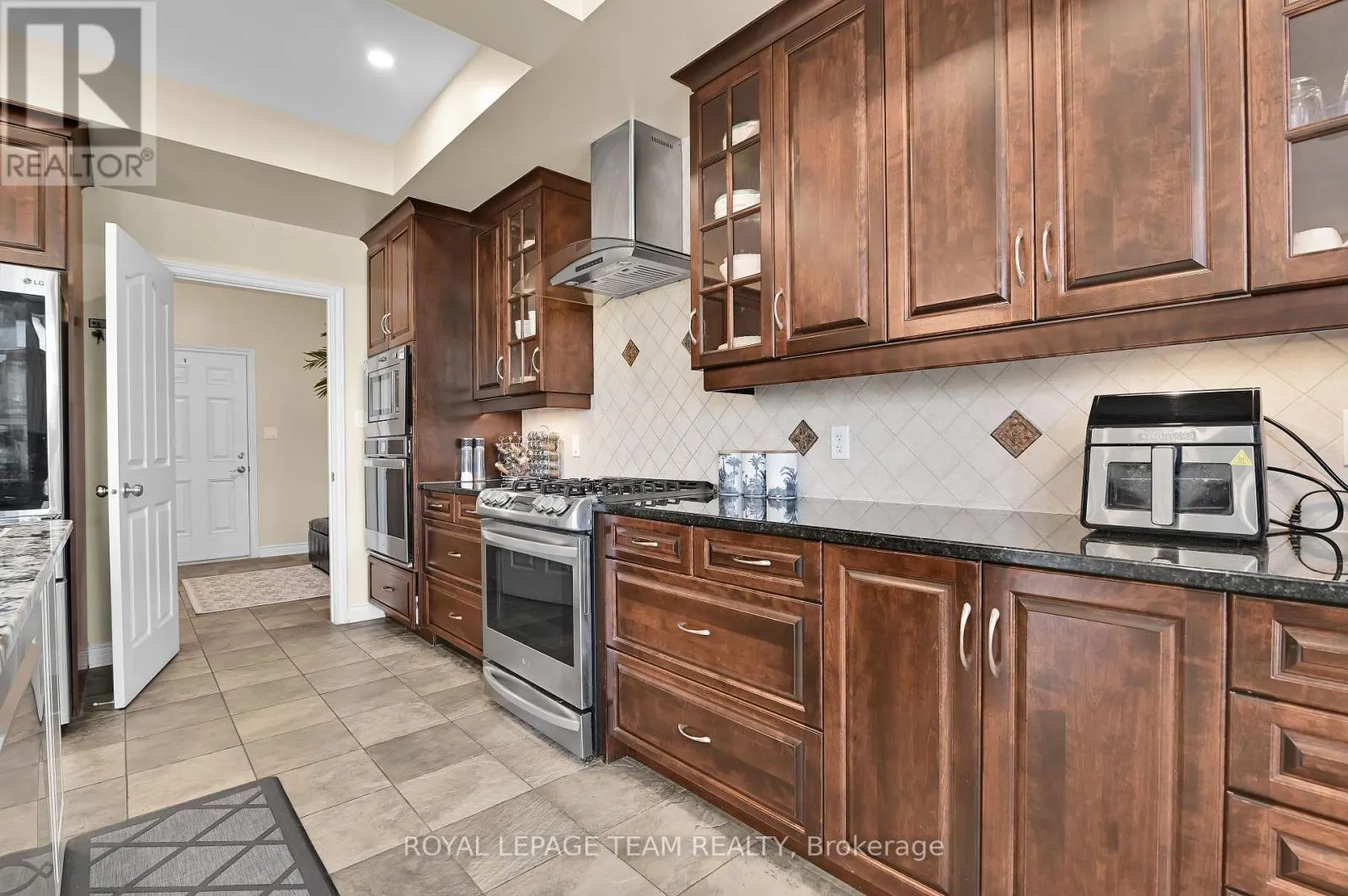 756 KILBIRNIE DRIVE