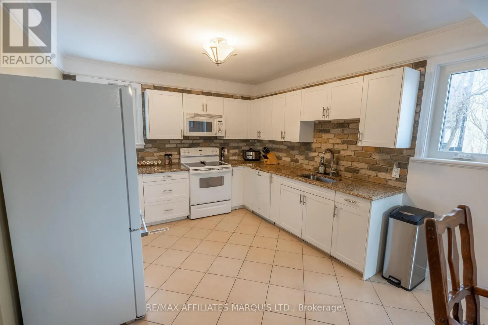 7 OLD ORCHARD AVENUE