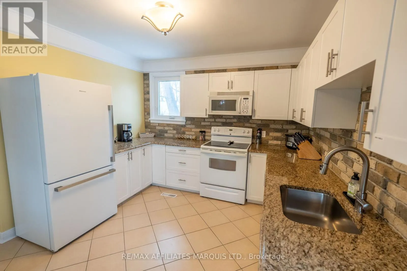 7 OLD ORCHARD AVENUE