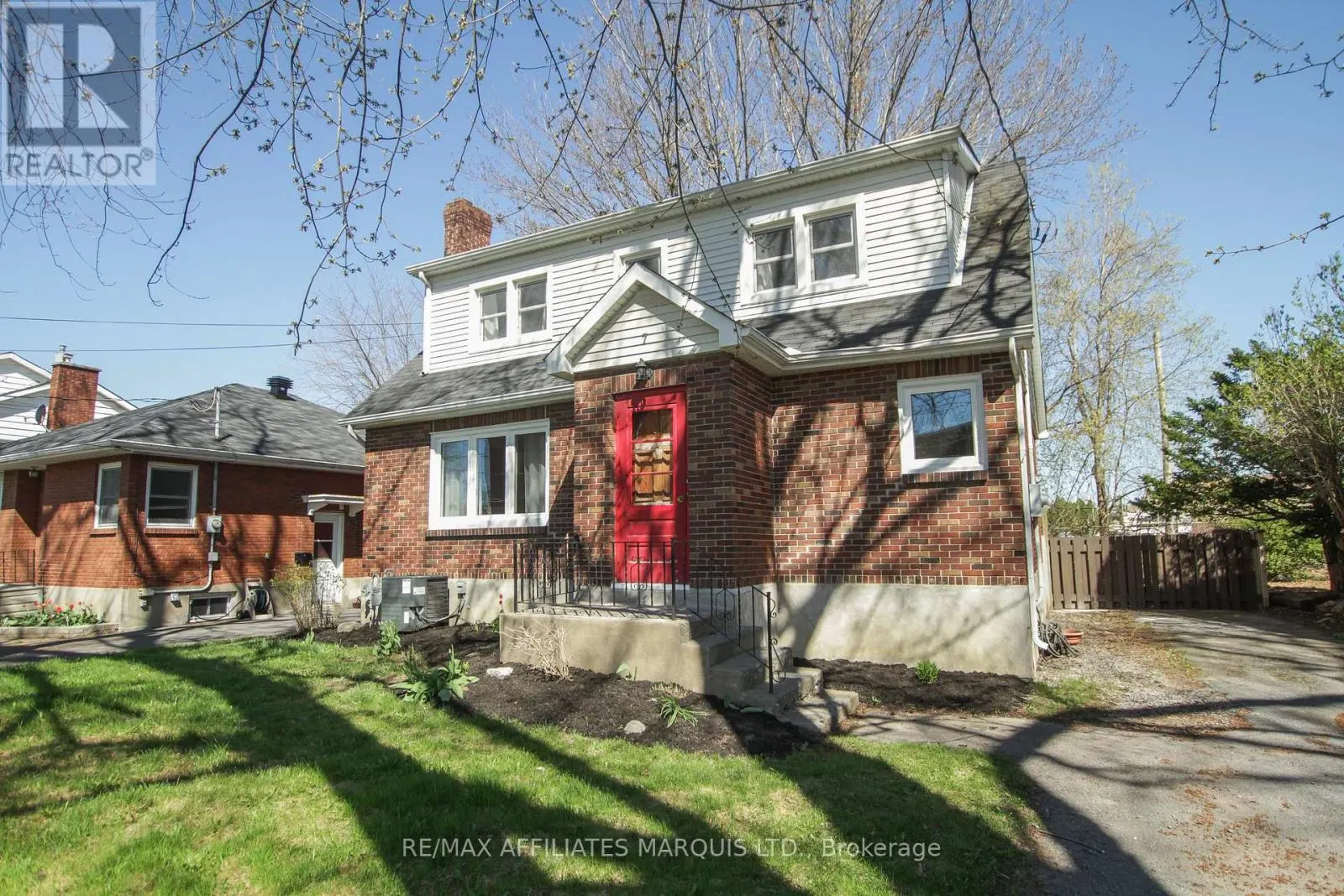 7 OLD ORCHARD AVENUE