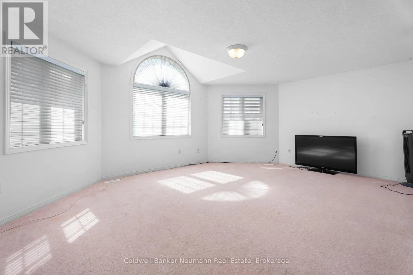 282 IMPERIAL ROAD S