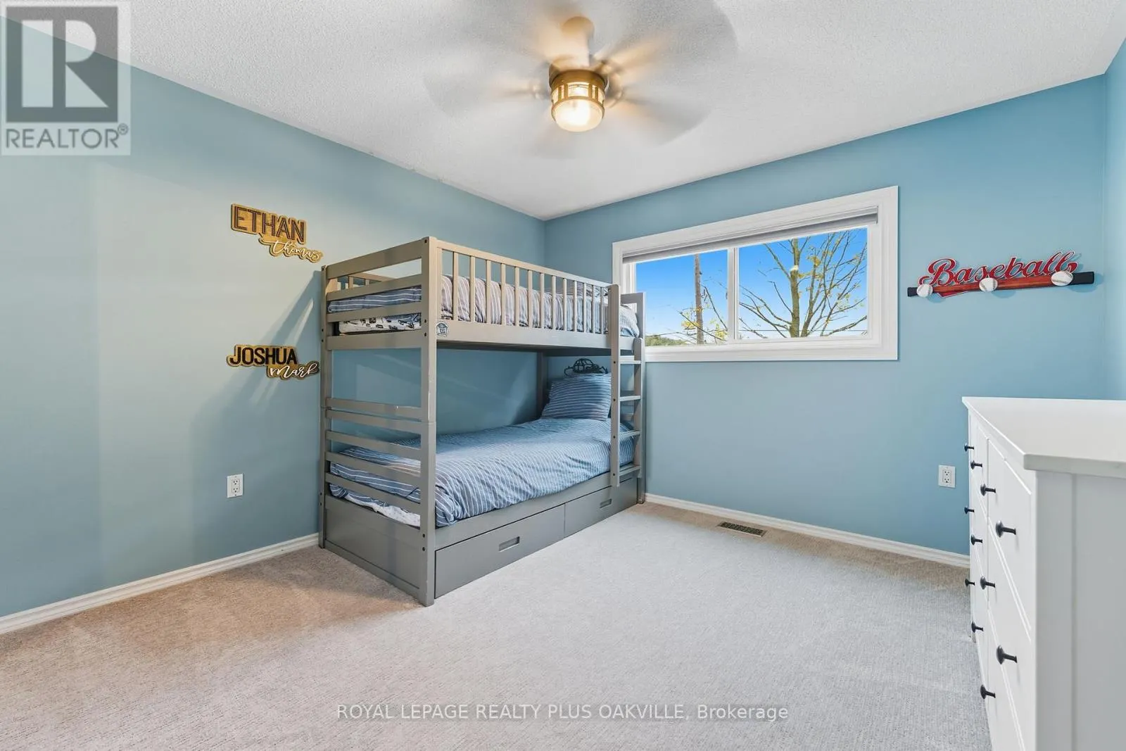 9904 DICKENSON ROAD W