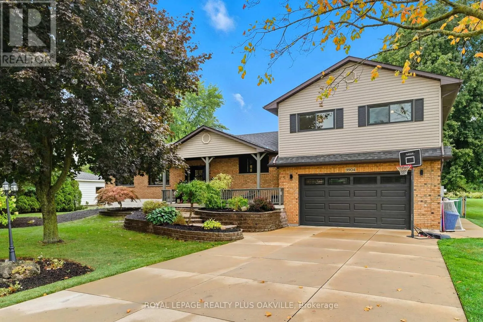 9904 DICKENSON ROAD W