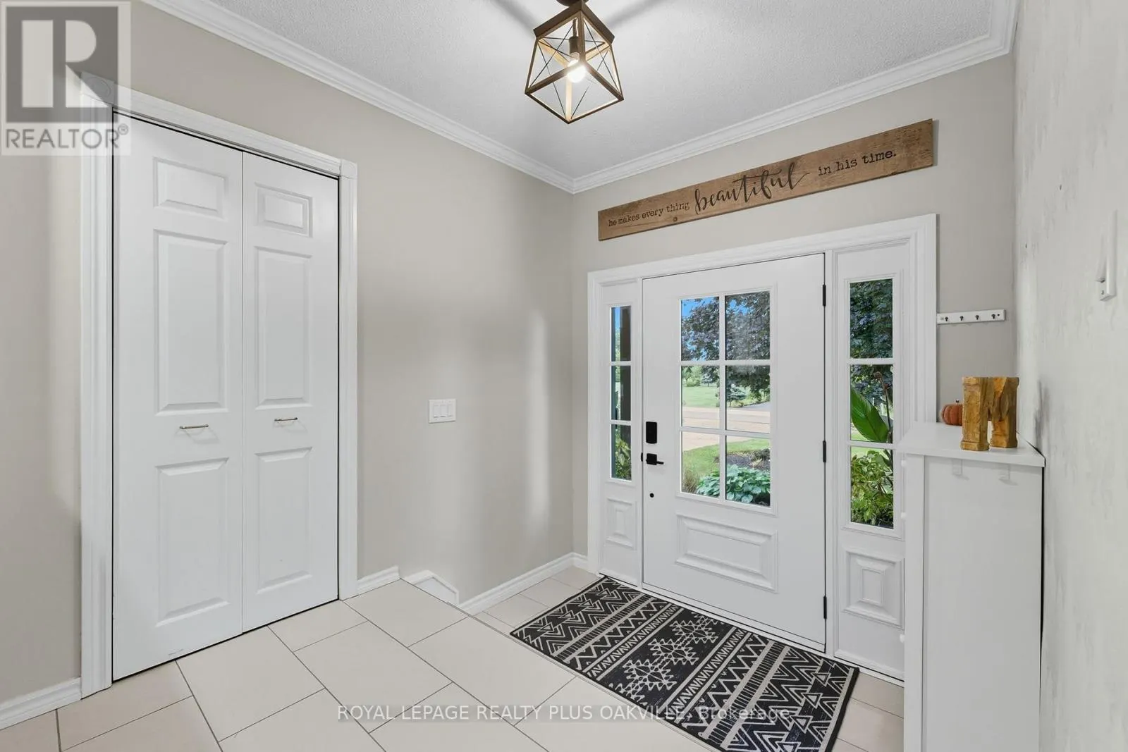 9904 DICKENSON ROAD W