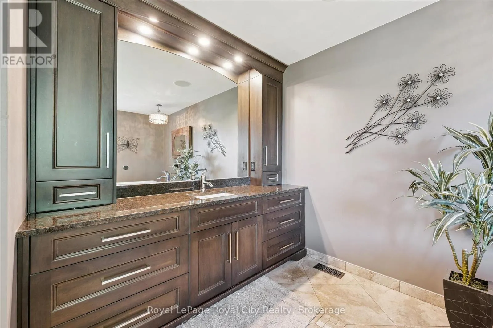 5072 WELLINGTON RD 32 ROAD