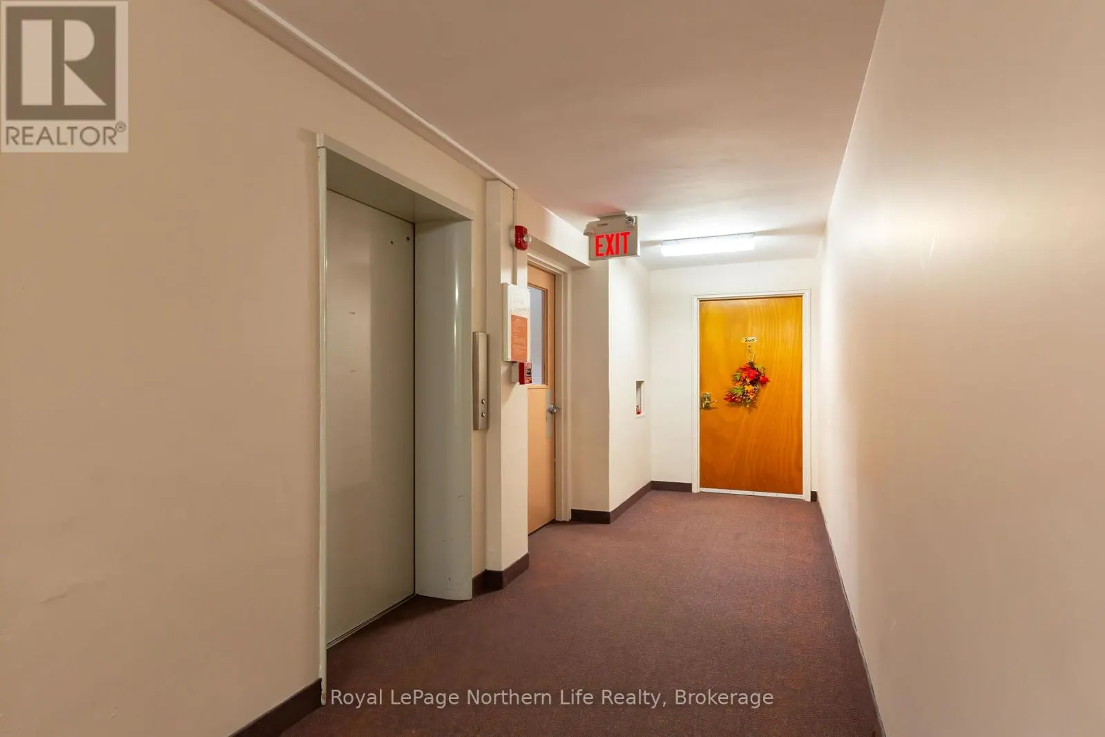 810 MAIN STREET W