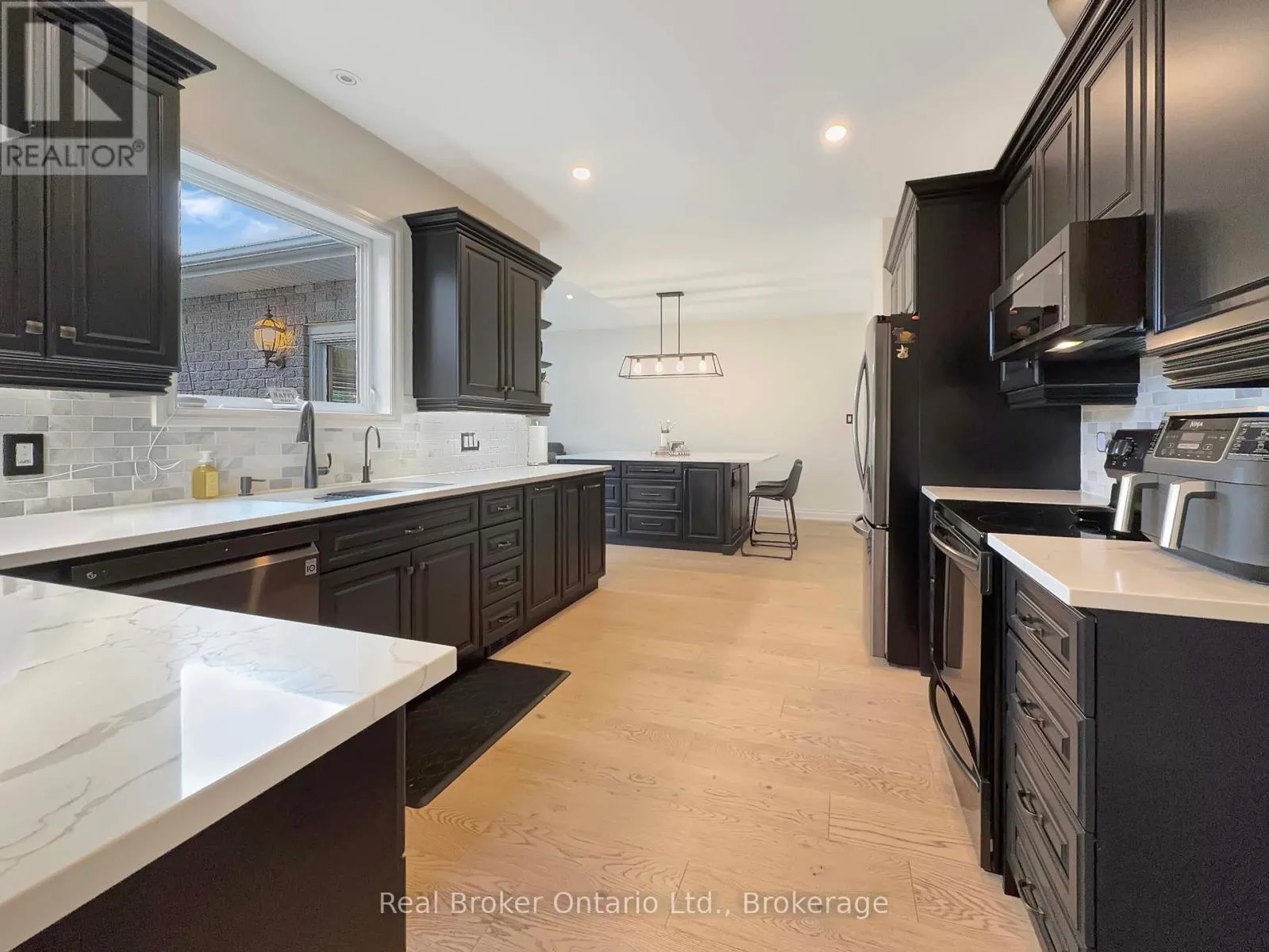 1295 SHEFFIELD ROAD