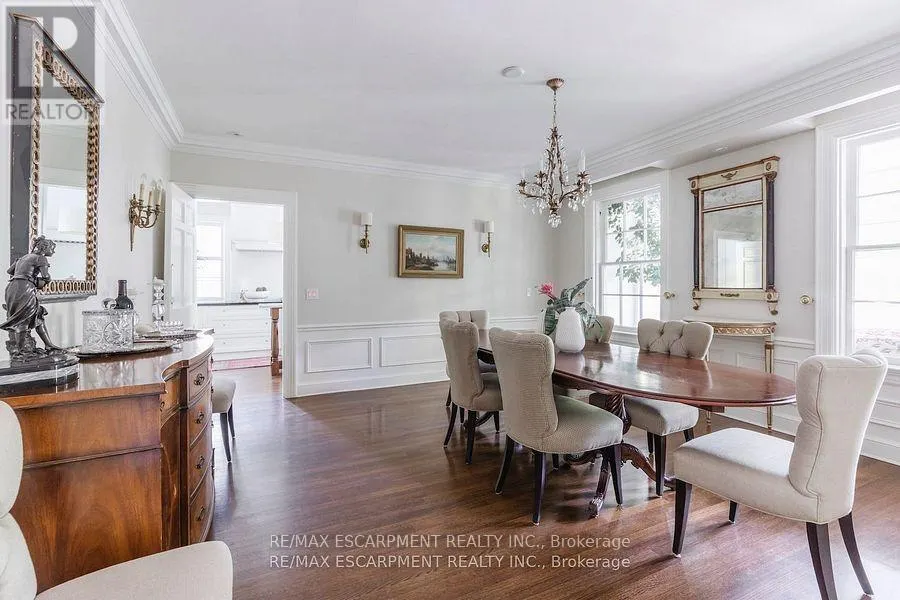 5 MAYFAIR PLACE