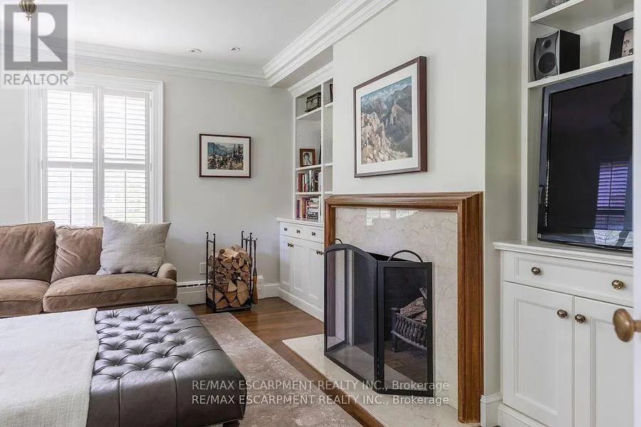 5 MAYFAIR PLACE