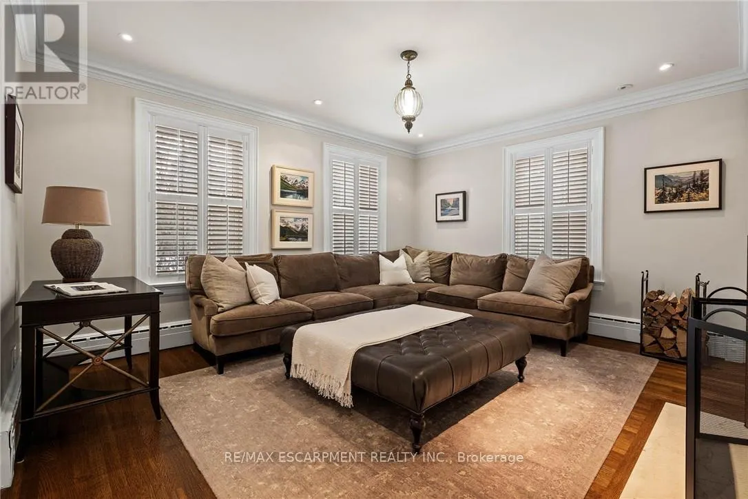 5 MAYFAIR PLACE