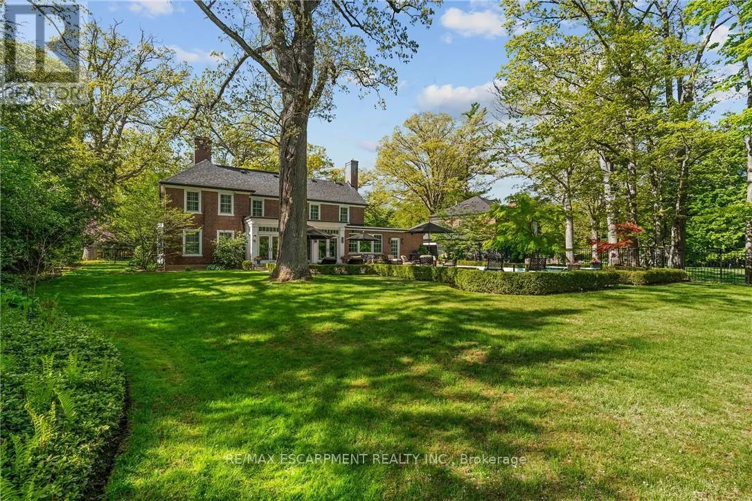 5 MAYFAIR PLACE