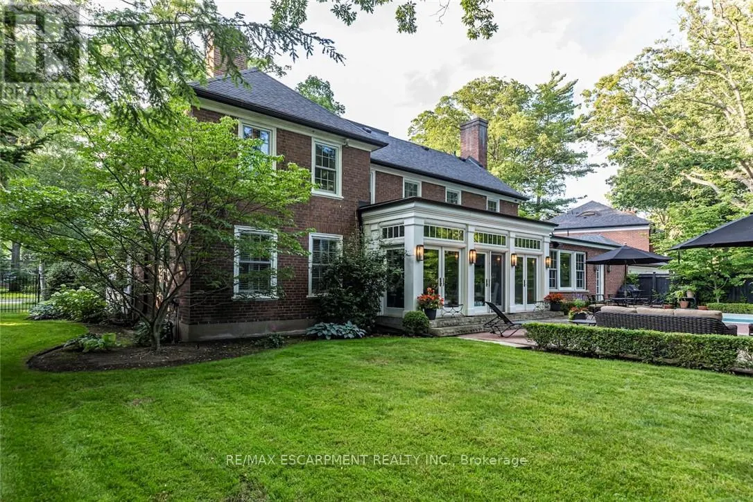 5 MAYFAIR PLACE