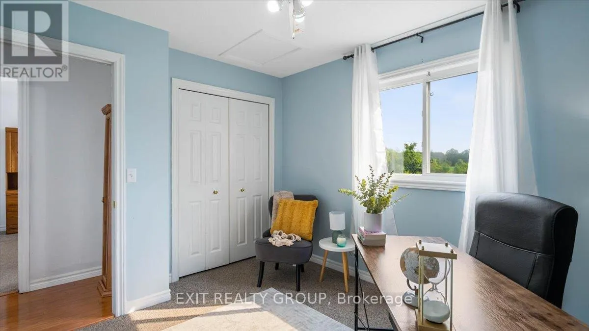323 MAPLEVIEW ROAD