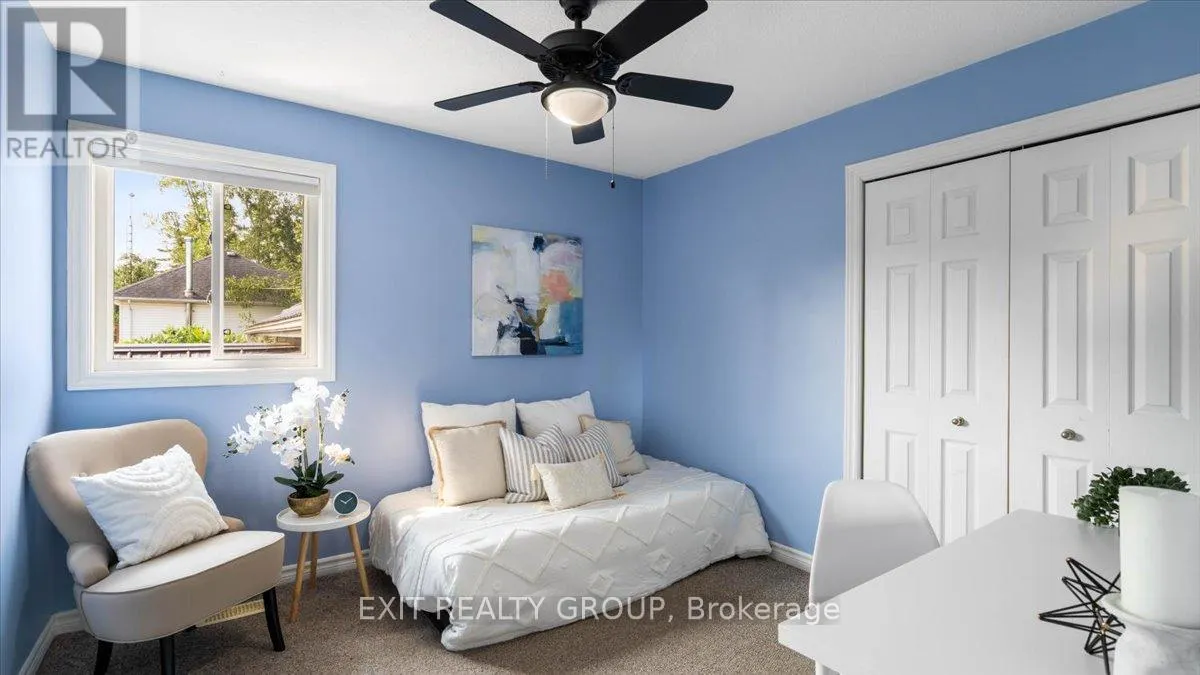 323 MAPLEVIEW ROAD