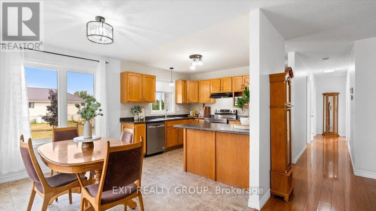 323 MAPLEVIEW ROAD