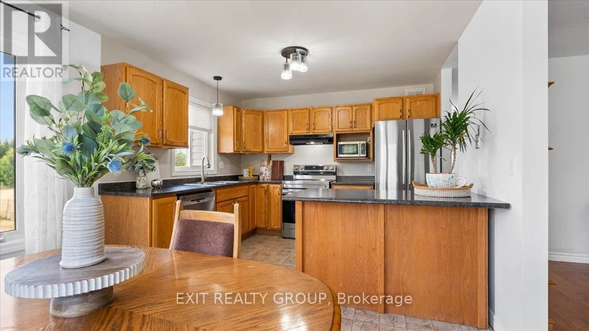 323 MAPLEVIEW ROAD