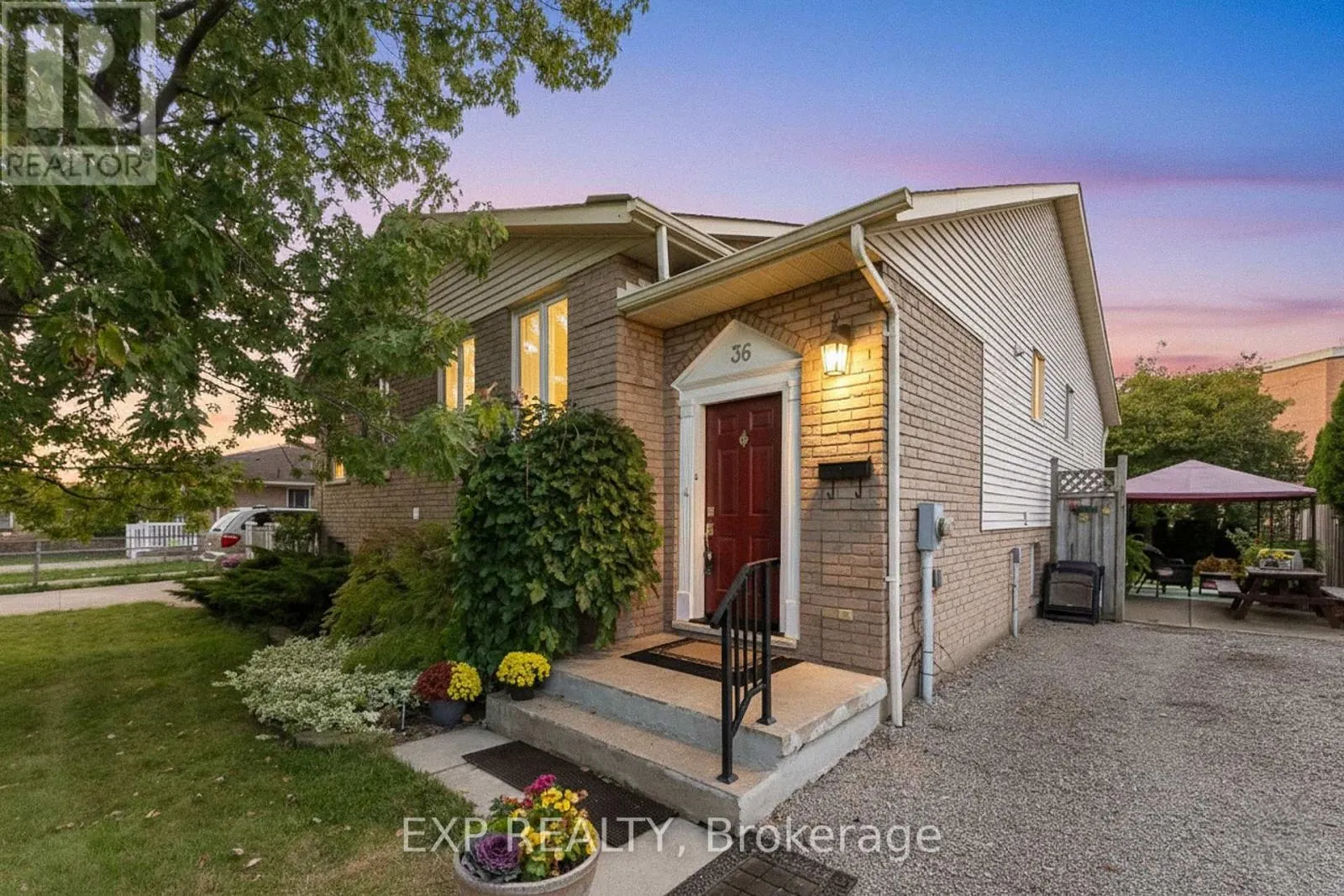 36 VINTAGE CRESCENT
