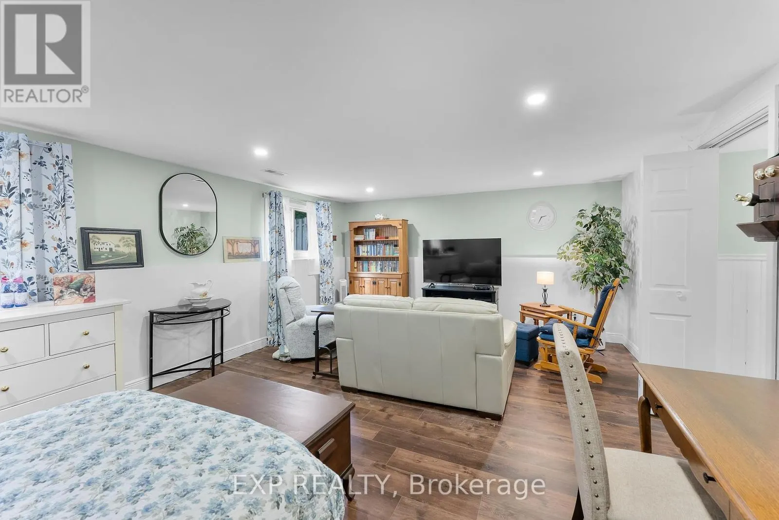 36 VINTAGE CRESCENT