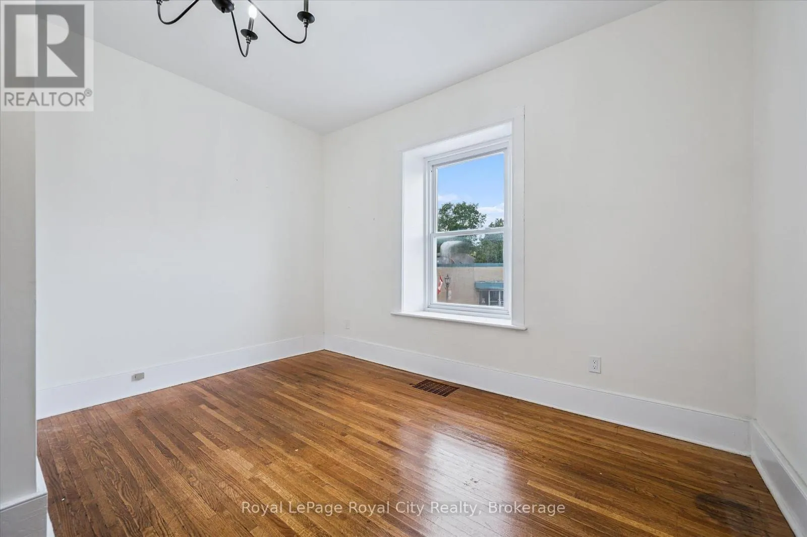 A - 131 METCALFE STREET, #A