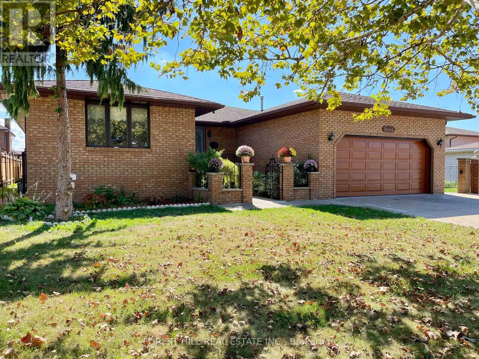 2755 LIONEL DRIVE
